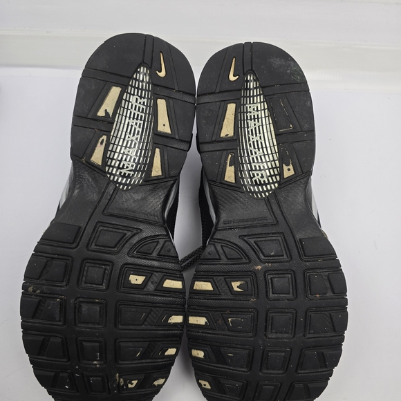 The Nike Air Max Shoes in Men's Size 10.5 *Missing Insoles* - Picture 13 of 15